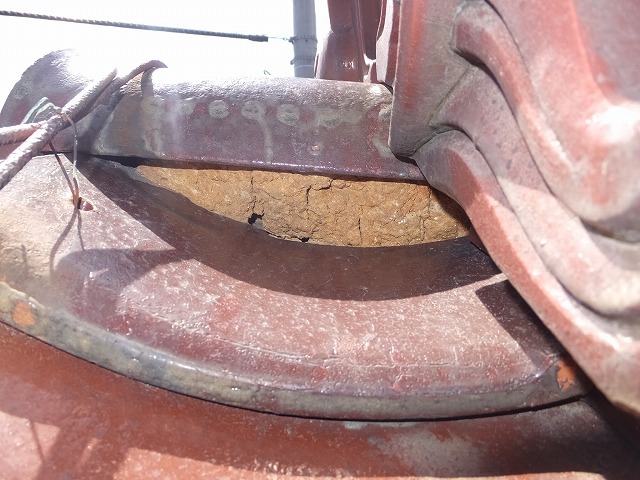 一部剥離した漆喰